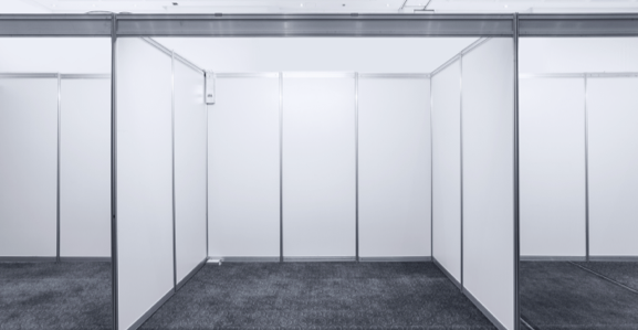 img-world-trade-center-barcelona-servicios-adicionales-azafatas-stands-mobiliario